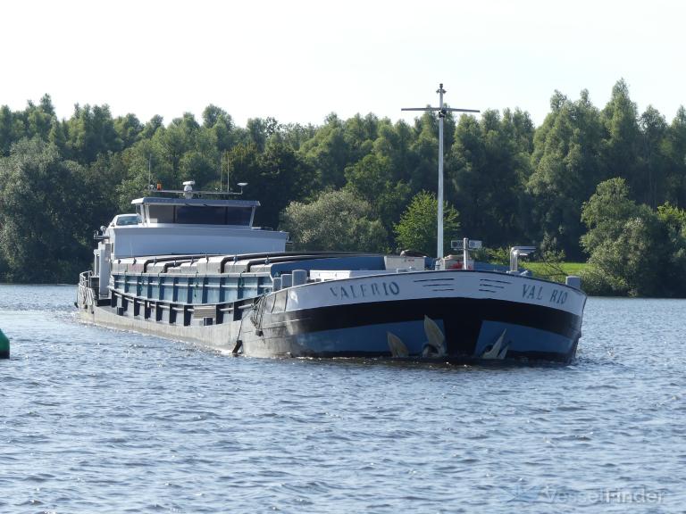 ship photo