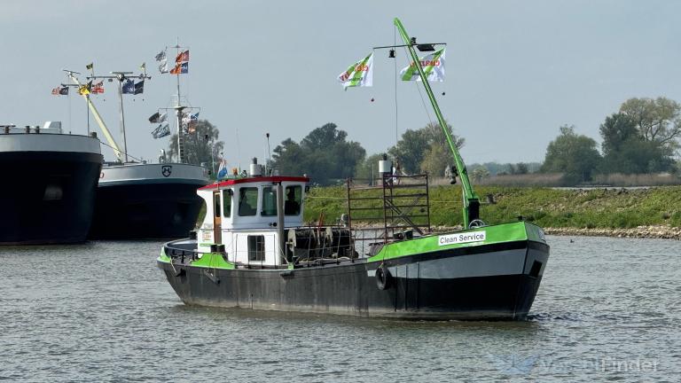 ship photo