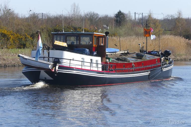 ship photo by Roeland.J