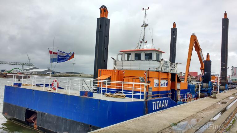 DE TITAAN photo