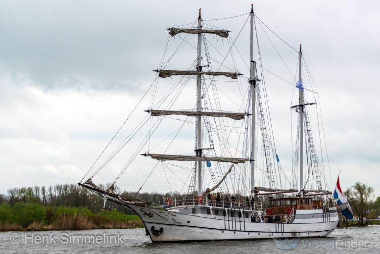 ship photo