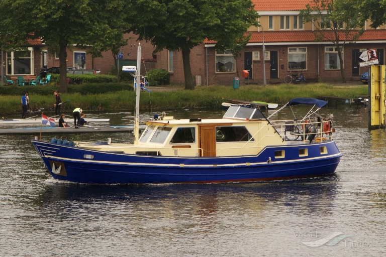 VROUWE NEELTJE photo