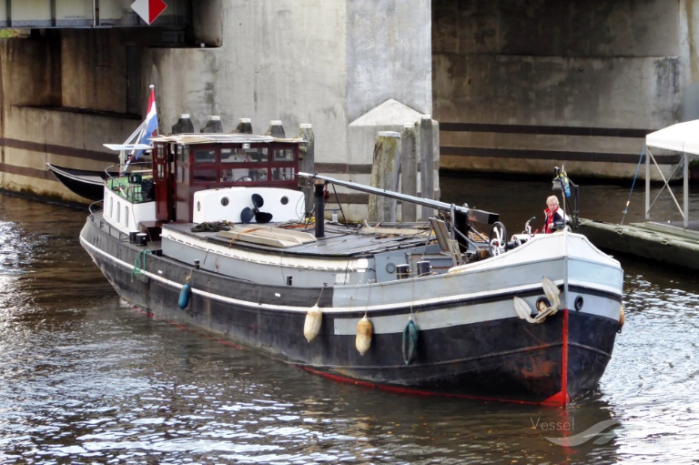ship photo