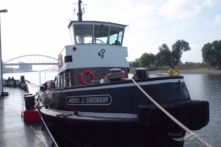 ship photo