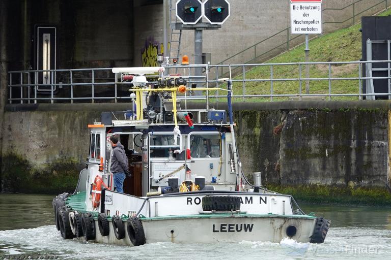 LEEUW photo