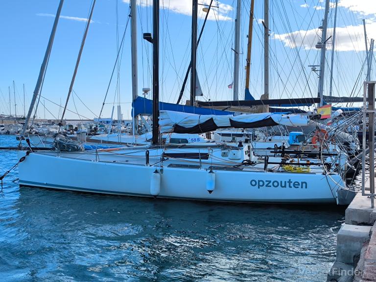 OPZOUTEN photo