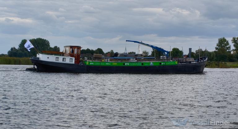 VROUWE NIESKE photo