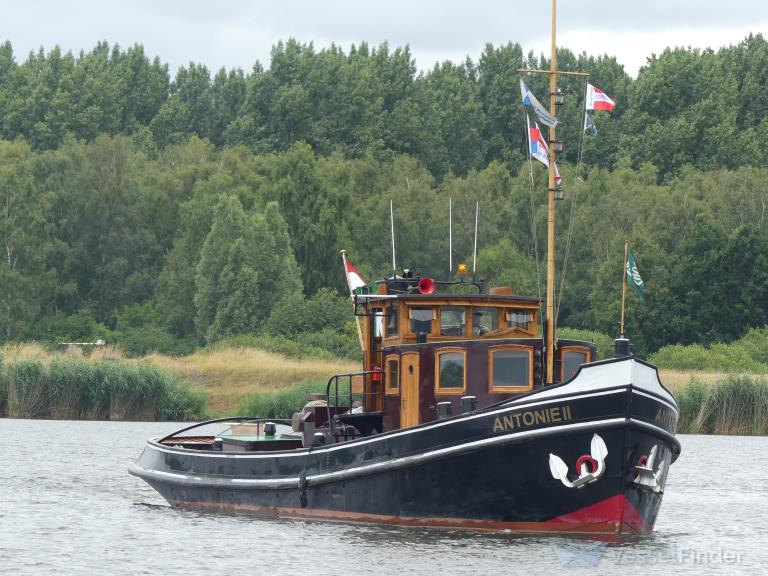ship photo