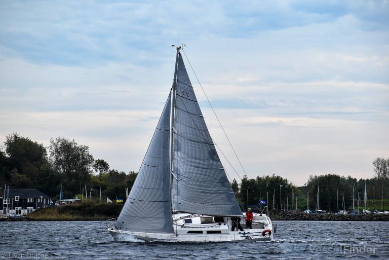 ship photo