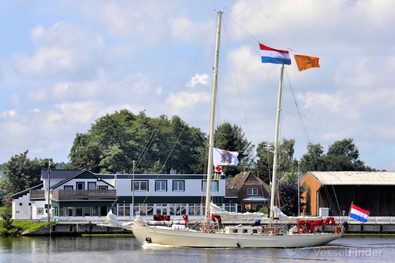 HNLMS URANIA photo