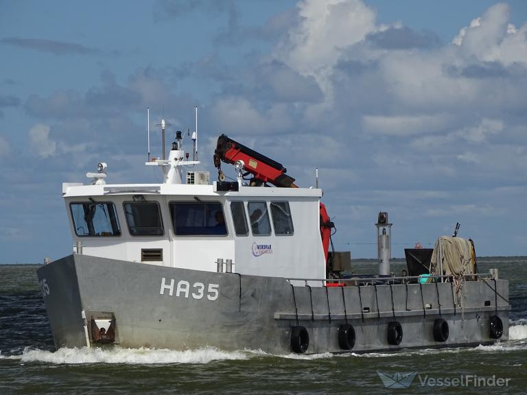 ship photo