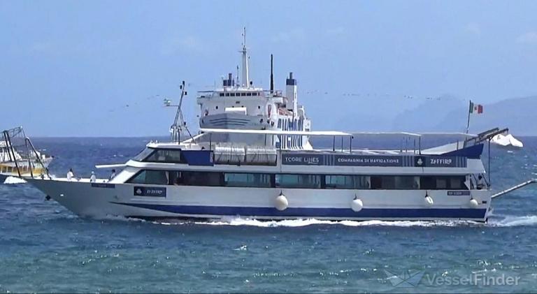 ship photo