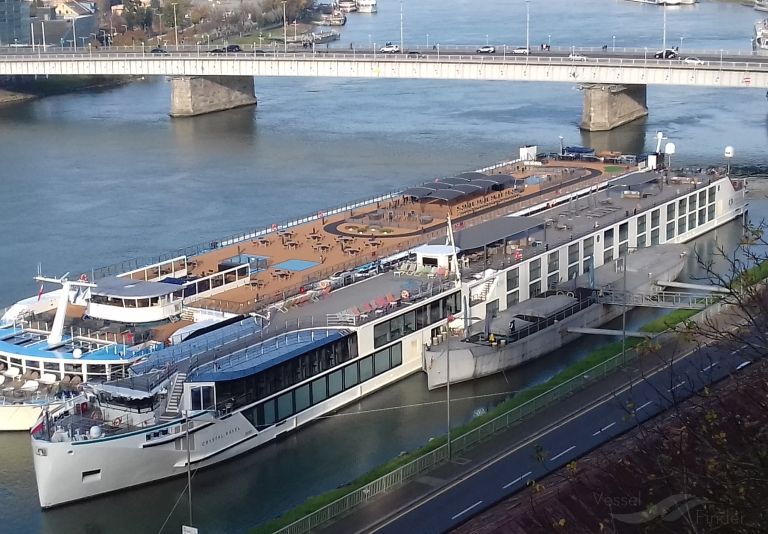 RIVERSIDE RAVEL photo