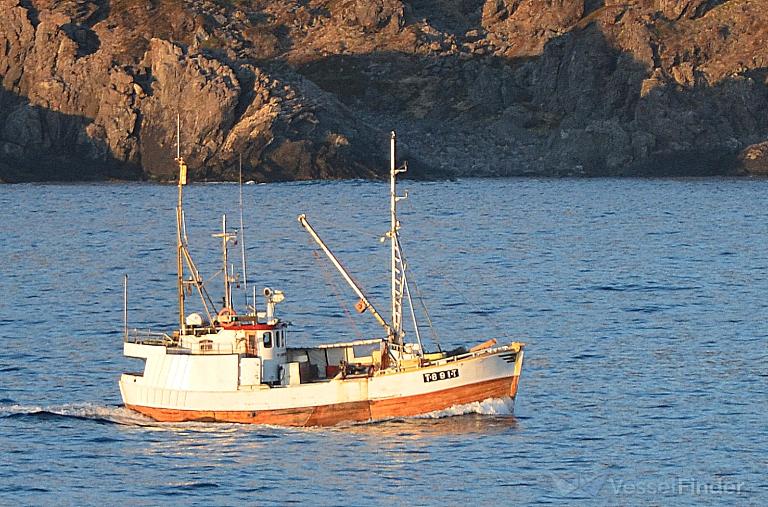 ship photo