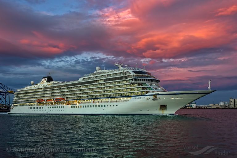 viking star cruise ship location