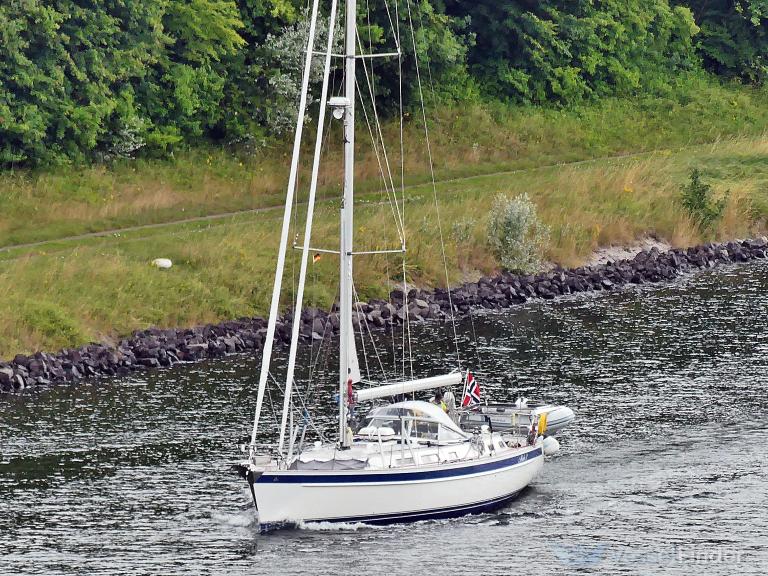 ship photo