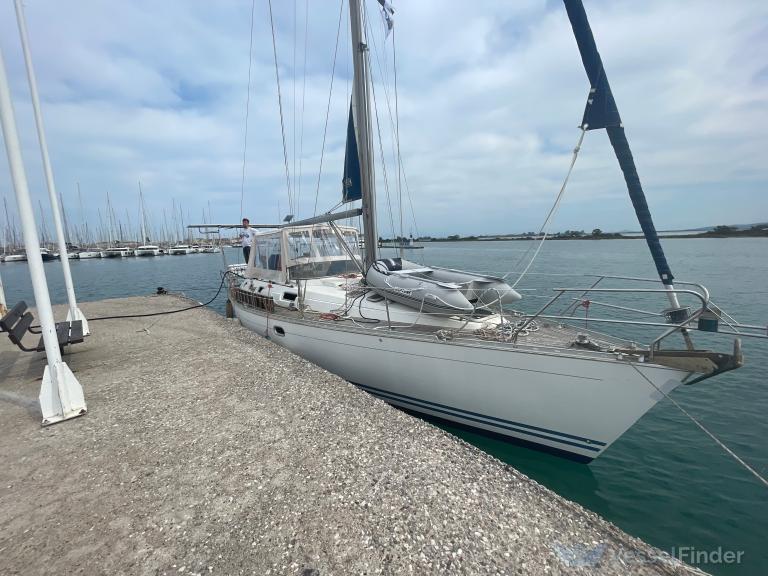 KRAKEN, Unknown Details and current position MMSI 261003334 VesselFinder