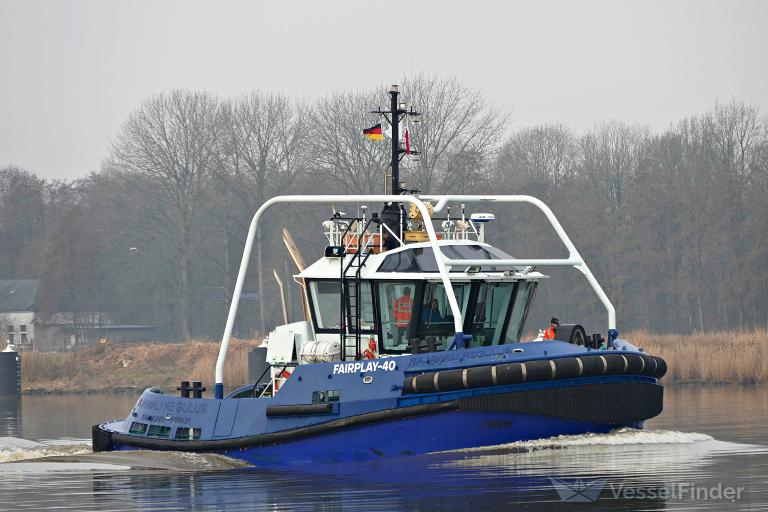 ship photo