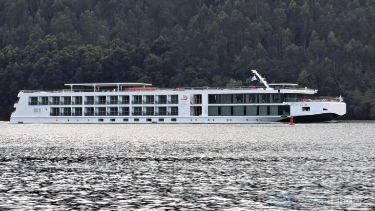 ship photo