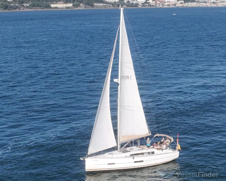 TRITON I photo
