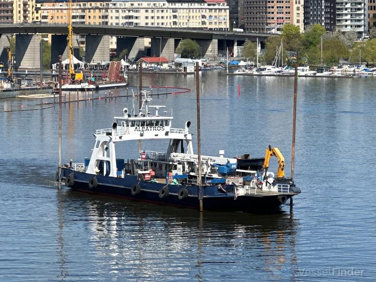 ship photo