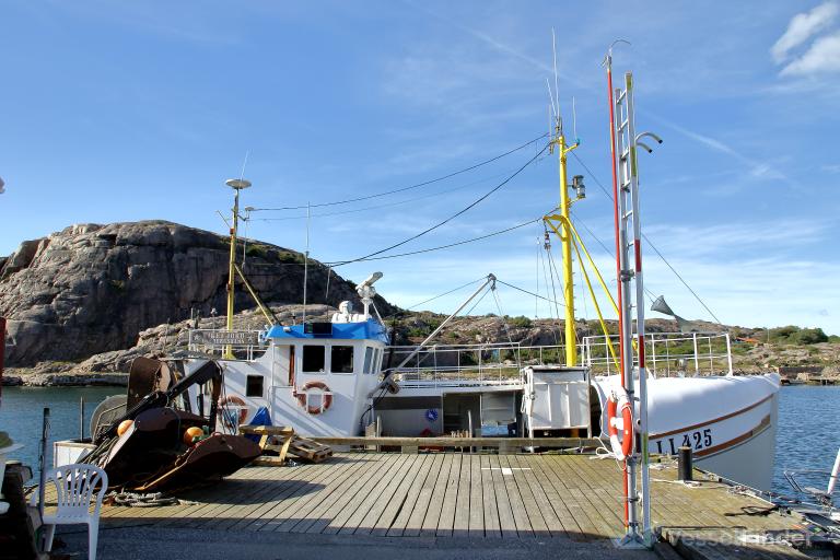 ship photo