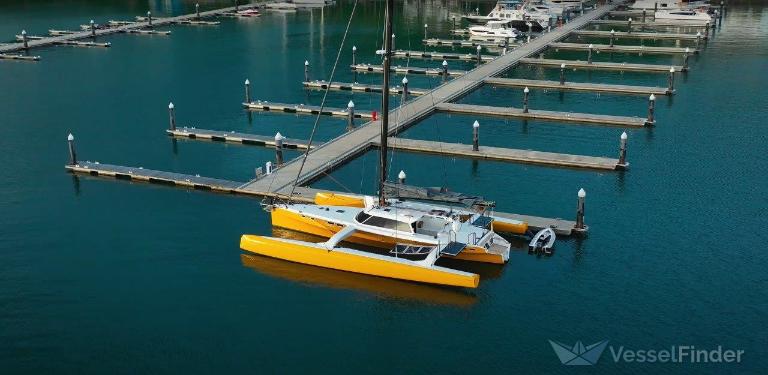 LA VAGABOND III photo