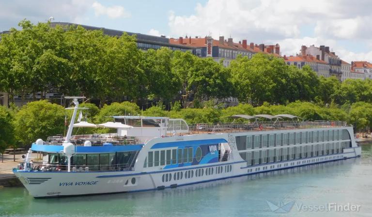VOYAGE photo