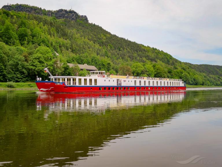 FREDERIC CHOPIN, Passenger ship Details and current position MMSI