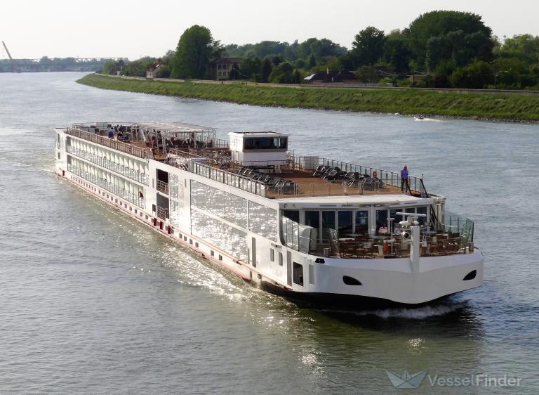 ship photo