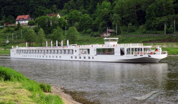 ship photo