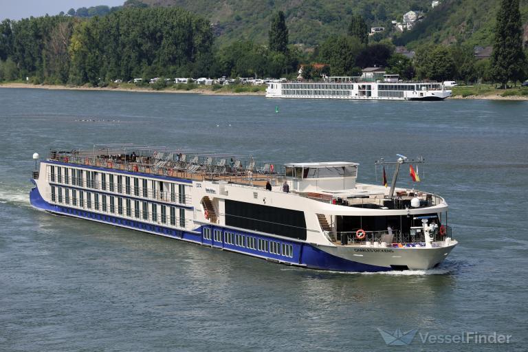 ship photo