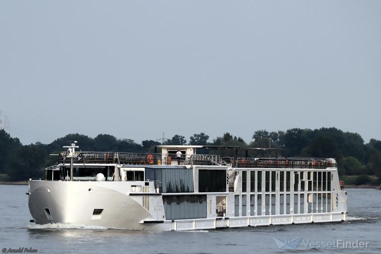 ship photo