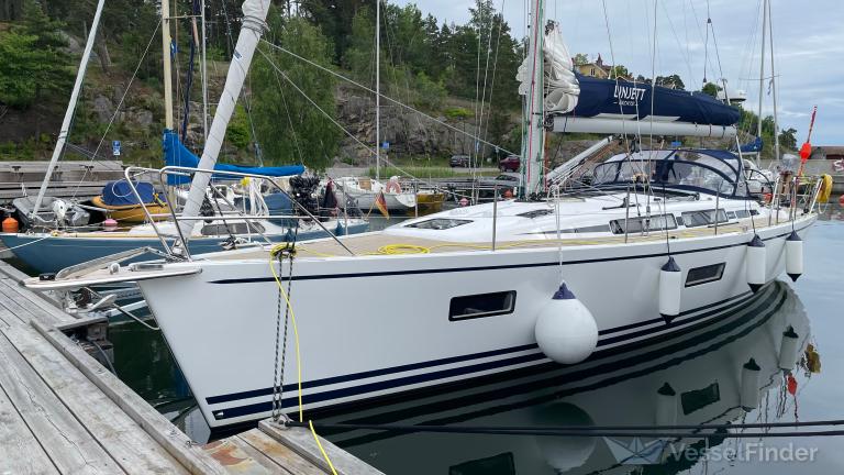 SAILING SWISS IV photo
