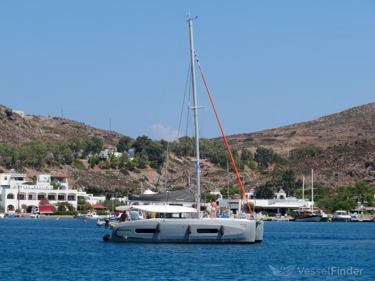 WHISPERING BREEZE photo