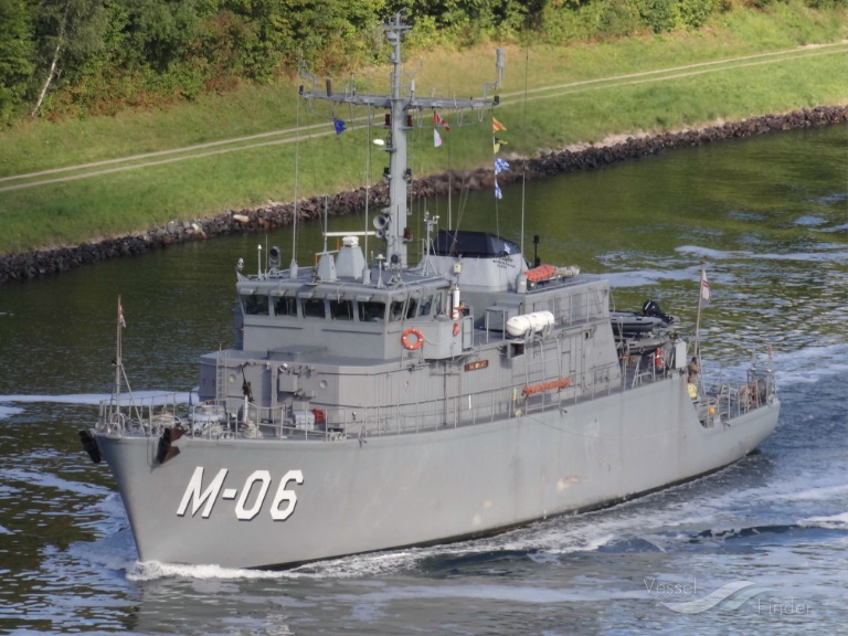 LV WARSHIP M-06 photo