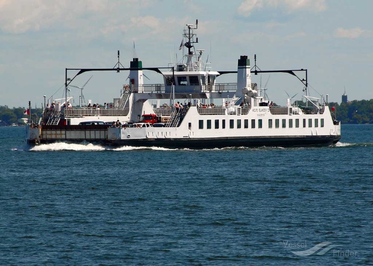 WOLFE ISLANDER III photo