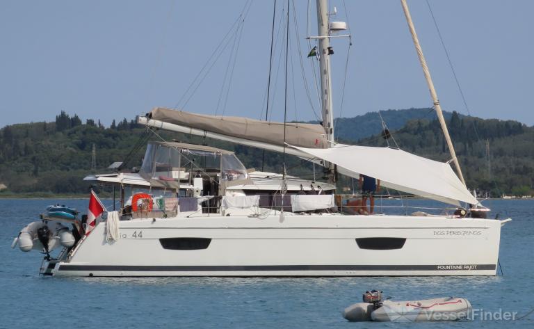 DOS PEREGRINOS photo