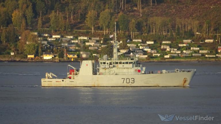 CDN WARSHIP 703 photo