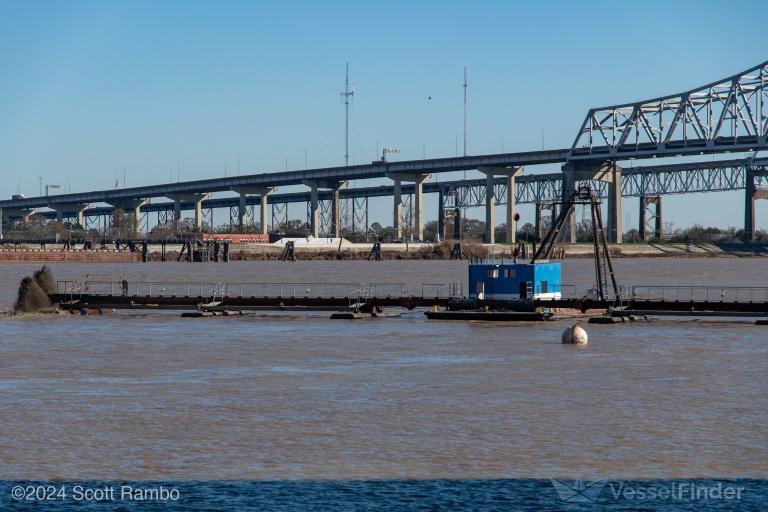 DREDGE PIPELINE photo