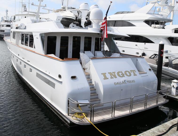 ingot 106 yacht