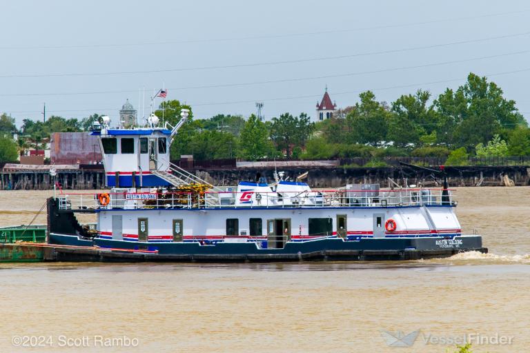 AUSTIN GOLDING photo