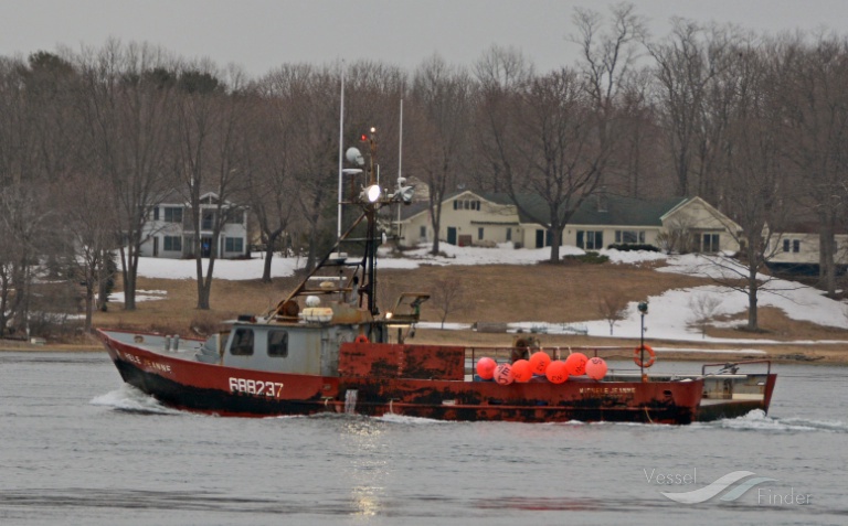 MICHELE JEANNE Fishing vessel Details and current position