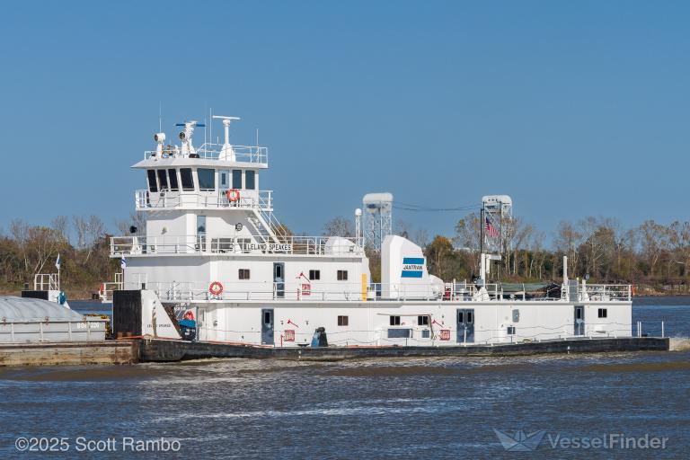 LELAND SPEAKES photo