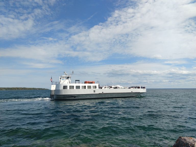 KRISTEN D, Passenger ship Details and current position MMSI