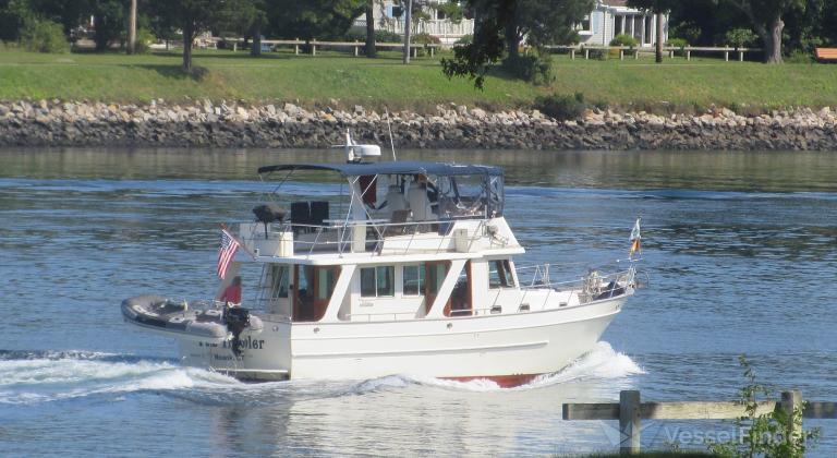 PUB TRAWLER photo