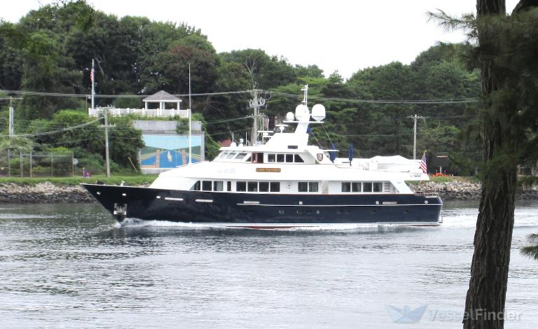 LADY VICTORIA photo