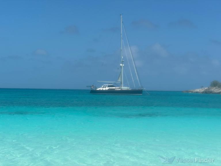 BETWEEN THE SHEETS photo