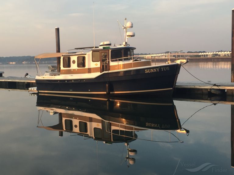 SUNNY TUG photo