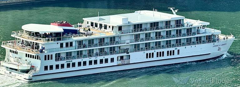 ship photo